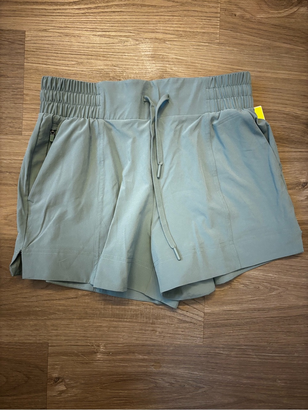 All in Motion Women’s Active Drawstring Shorts in Sage Green Size S